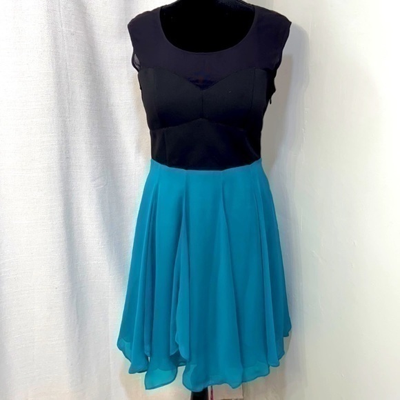 Guess Los Angeles black and teal color block dress. | Sz 10 - Picture 1 of 9